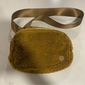 NWOT Lululemon Athletica Brown Everywhere Beltbag